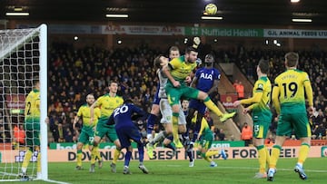 Norwich y Tottenham empataron 2-2 en la fecha 20 de la Premier League.