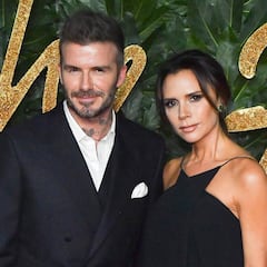 ¿Problemas? Victoria Beckham se borra tatuaje de las iniciales de David Beckham