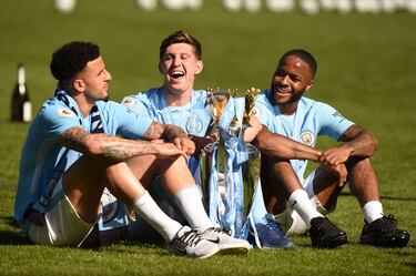 Stones, Sterling y Walker.
