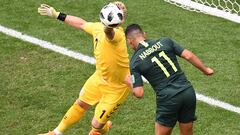 Dinamarca y Australia se conforman con el empate