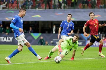  1-2. Lorenzo Pellegrini marca el primer gol.