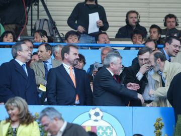 Partido en 2005 entre el Getafe y el Real Madrid con Florentino Pérez, Ángel Torres y Pedro Castro.