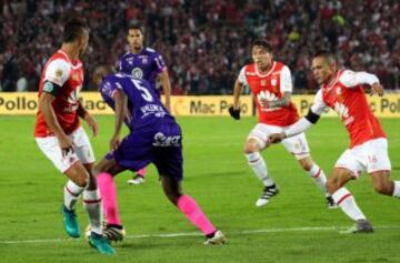 Santa Fe: Homenaje a 'Chape' y paso a semifinal en El Campín