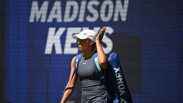 USA's Madison Keys arrives for her women's singles first round tennis match against Mexico's Renata Zarazua on day two of the US Open tennis tournament at the USTA Billie Jean King National Tennis Center in New York City, on August 25, 2025. (Photo by ANGELA WEISS / AFP)