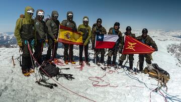 Grupo Militar de Alta Montaña en el Cerro San Lorenzo de la Patagonia chilena,