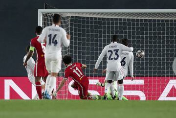 2-1. Mohamed Salah marcó el primer gol.