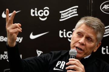 Paulo Autuori fue presentado en Atlético Nacional. El entrenador brasileño se mostró muy feliz por su regreso