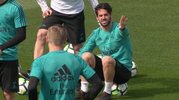 Irónico recado de Isco a los fisios tras recibir un golpe de Casilla