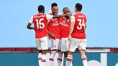 18 July 2020, England, London: Arsenal&#039;s Pierre-Emerick Aubameyang (2nd L) celebrates with his teammates after scoring his side&#039;s first goal during the English FA Cup semifinal soccer match between Arsenal and Manchester City at Wembley Stadium.