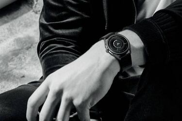 Así es el nuevo reloj inteligente Armani, más barato que el Apple Watch