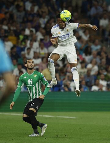 Juanmi y Eder Militao.