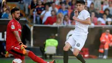 Carlos Soler hace el 1-0.