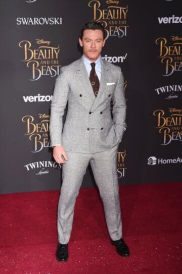 El actor Luke Evans en la premiere mundial de La Bella y la Bestia