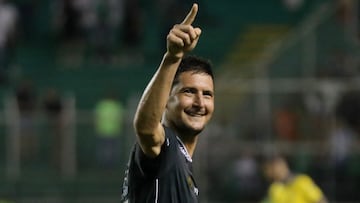 Guillermo Burdisso celebrando su gol con Deportivo Cali ante Boca Juniors por la primera fecha de la fase de grupos de Copa Libertadores en Palmaseca.