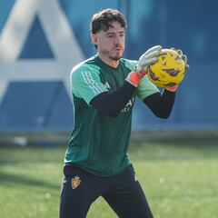 Cristian Álvarez anuncia que va a cumplir su año de contrato