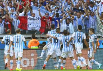 Lionel Messi celebrando el gol 1-0