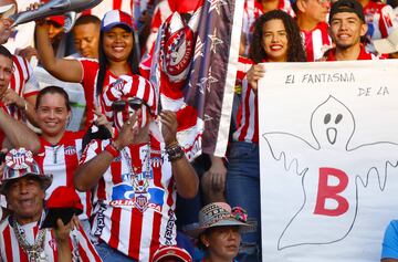 La hinchada llegó a acompañar al Junior de Barranquilla en el primer partido de la final de la Liga Águila II. 