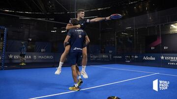 Galán y Lebrón celebran un título en la temporada 2020.