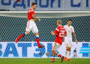 Smolov grabbed his second of the match to peg Spain back again as it ended 3-3 in Saint Petersburg.