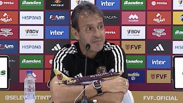 Así reacciona Batista cuando le dicen que ante Colombia es un clásico.