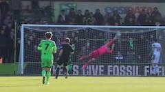 Vicente Reyes crece cada vez más en Inglaterra: ¡una de las tapadas es épica!