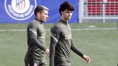 Jo&atilde;o F&eacute;lix y Lucas Torreira.