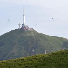 Michael Woods escribe su nombre en los libros de historia del Tour