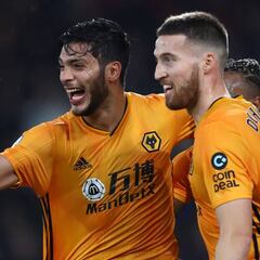Raúl Jiménez guía a los Wolves al quinto lugar de la Premier