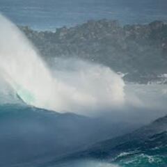 Olas XL y XXL en Canarias, País Vasco, Hawái y Portugal