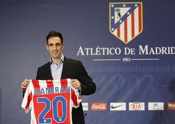 El 12 de enero de 2011 Juanfran fue presentado con el Atlético de Madrid. El club rojiblanco pagó al Osasuna algo más de 4 millones de euros en el mercado invernal.