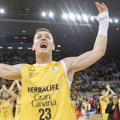 Alen Omic, cedido al Unicaja hasta final de temporada