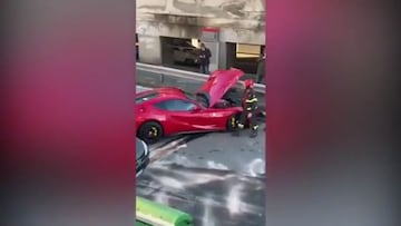 Un jugador del Genoa deja su Ferrari en un túnel de lavado y se lo encuentra así a las horas