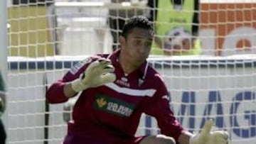 <b>A LA ESPERA. </b>Keylor Navas tiene muchas ganas de defender la portería del Levante en 2011-12.