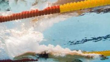 Ryan Lochte superó a Phelps en las semifinales del 200 libre, pero ambos se vieron sorprendidos por el francés Yannick Agnel, que accedió a la final con el mejor registro.