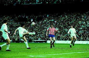 Goyo Benito en un derbi madrileño celebrado en el Vicente Calderón. 