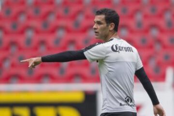 Tras una breve aventura con el New York Red Bulls, el defensa mexicano Rafael Márquez decidió regresar al León, de donde se fue a Europa. Actualmente juega en el Atlas.