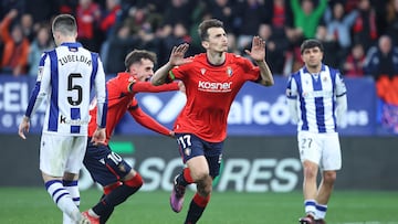 Su doblete terminó con la racha de nueve jornadas sin ganar de Osasuna. Es un 'killer' en toda regla. El primero llegó de un tiro cruzado y el segundo, de cabeza. Marcó dos y pudo cazar más, porque él se convirtió en el motor de la resurrección rojilla. Con doce dianas, va tercero en la lucha por el pichichi.
ONCE PRIMERA JORNADA 22