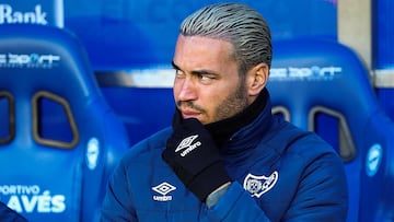 De Tomás, en el banquillo de Mendizorroza.