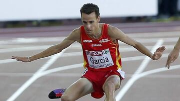 V¨ªctor Garc¨ªa: "Correr contra dopados te hace tirar la toalla"