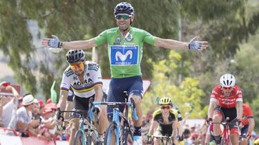 Valverde cumple 39 años en las Ardenas vestido de arcoíris