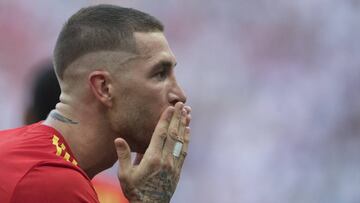Sergio Ramos lanzando un beso durante la celebración del gol en los octavos de final del Mundial 2018 ante Rusia.