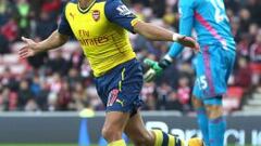 Alexis festeja tras marcar su segundo ante Sunderland. 