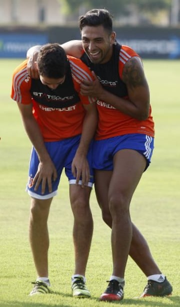 El jugador de Universidad de Chile Gonzalo Jara durante la practica matutina en el CDA de Santiago, Chile.