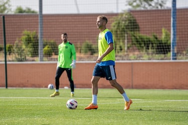 El Legan¨¦s de Borja Jim¨¦nez se estrena con el bal¨®n en el centro