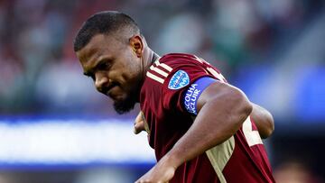 INGLEWOOD, CALIFORNIA - JUNE 26: Salomon Rondon of Venezuela celebrates after scoring the team's first goal during the CONMEBOL Copa America 2024 Group B match between Venezuela and Mexico at SoFi Stadium on June 26, 2024 in Inglewood, California. Ronald Martinez/Getty Images/AFP (Photo by RONALD MARTINEZ / GETTY IMAGES NORTH AMERICA / Getty Images via AFP)