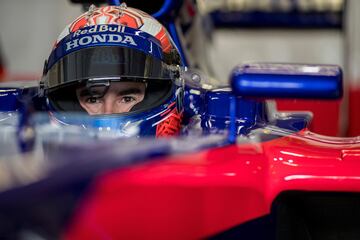 Marc Márquez en el pit lane antes de rodar con el monoplaza en el circuito Red Bull Ring.