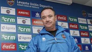 <b>RELAX. </b>JIM estuvo ayer bromista y relajado aunque sabe que mañana le espera una dura batalla.