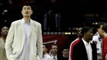 <b>FUTURO GRIS. </b>Yao Ming, en un partido de los Rockets en Houston.