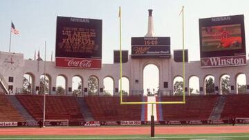 El COliseum de Los Angeles cuando aún jugaban los Raiders allí.