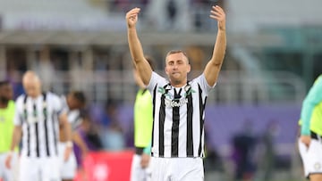 FLORENCE, ITALY - APRIL 27: Gerard Deulofeu of Udinese Calcio celebrates the victory after during the Serie A match between ACF Fiorentina and Udinese Calcio at Stadio Artemio Franchi on April 27, 2022 in Florence, Italy.  (Photo by Gabriele Maltinti/Getty Images)
PUBLICADA 04/05/22 NA MA26 3COL